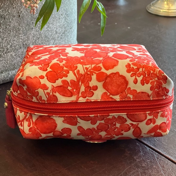 Tory Burch Red and White Floral Cosmetic Bag - Picture 5 of 10
